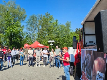 Das Team in Karlsruhe bei PI zum Warnstreik